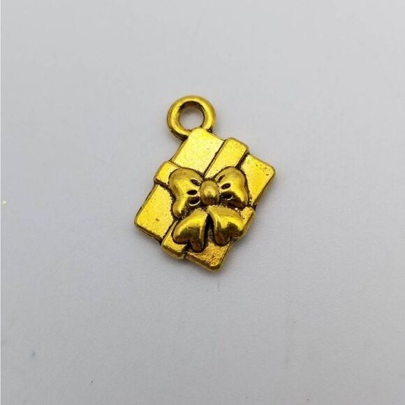 Gift bow present charm‎ pendant - Picture 1 of 2